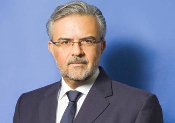 &Chi;&rho;. &Mu;&epsilon;&gamma;ά&lambda;&omicron;&upsilon; (&Pi;&epsilon;&iota;&rho;&alpha;&iota;ώ&sigmaf;): &Chi;&rho;&eta;&mu;&alpha;&tau;&omicron;&delta;&omicron;&tau;&omicron;ύ&mu;&epsilon; &mu;&epsilon; 10 &delta;&iota;&sigma;. &epsilon;&upsilon;&rho;ώ &kappa;&omicron;&mu;&beta;&iota;&kappa;&omicron;ύ&sigmaf; &tau;&omicron;&mu;&epsilon;ί&sigmaf; &tau;&eta;&sigmaf; &epsilon;&lambda;&lambda;&eta;&nu;&iota;&kappa;ή&sigmaf; &omicron;&iota;&kappa;&omicron;&nu;&omicron;&mu;ί&alpha;&sigmaf;