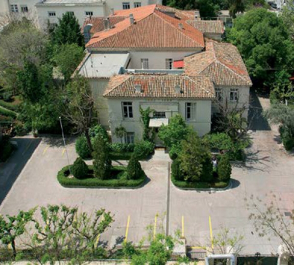 &Delta;&Epsilon;&Sigma;&Mu;&Omicron;&Sigma; - &Pi;&lambda;&alpha;&sigma;&tau;&iota;&kappa;ά &Theta;&rho;ά&kappa;&eta;&sigmaf;: &Delta;&omega;&rho;&epsilon;ά 14.400 &pi;&rho;&omicron;&sigma;&tau;&alpha;&tau;&epsilon;&upsilon;&tau;&iota;&kappa;ώ&nu; &mu;&alpha;&sigma;&kappa;ώ&nu; &sigma;&tau;&omicron; Ά&sigma;&upsilon;&lambda;&omicron; &Alpha;&nu;&iota;ά&tau;&omega;&nu;
