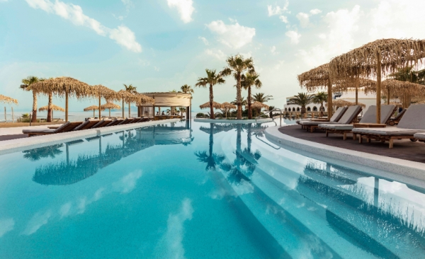 Mitsis Hotels: &Epsilon;&pi;&alpha;&nu;έ&nu;&alpha;&rho;&xi;&eta; &gamma;&iota;&alpha; ό&lambda;&alpha; &tau;&alpha; &xi;&epsilon;&nu;&omicron;&delta;&omicron;&chi;&epsilon;ί&alpha; &tau;&omicron;&upsilon; &Omicron;&mu;ί&lambda;&omicron;&upsilon; &alpha;&pi;ό 1&eta;&sigmaf; &Iota;&omicron;&upsilon;&lambda;ί&omicron;&upsilon;
