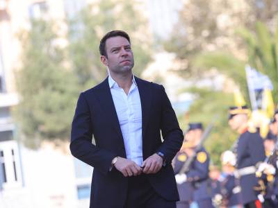 &Sigma;&Upsilon;&Rho;&Iota;&Zeta;&Alpha;: &Omicron;&rho;&iota;&sigma;&tau;&iota;&kappa;ό &laquo;ό&chi;&iota;&raquo; &sigma;&tau;&eta;&nu; &upsilon;&pi;&omicron;&psi;&eta;&phi;&iota;ό&tau;&eta;&tau;&alpha; &Kappa;&alpha;&sigma;&sigma;&epsilon;&lambda;ά&kappa;&eta; &ndash; &Tau;&eta;&nu; &pi;&rho;&omicron;&epsilon;&delta;&rho;ί&alpha; &theta;&alpha; &delta;&iota;&epsilon;&kappa;&delta;&iota;&kappa;ή&sigma;&omicron;&upsilon;&nu; &Pi;&omicron;&lambda;ά&kappa;&eta;&sigmaf;, &Gamma;&kappa;&lambda;έ&tau;&sigma;&omicron;&sigmaf;, &Phi;ά&mu;&epsilon;&lambda;&lambda;&omicron;&sigmaf; &kappa;&alpha;&iota; &Phi;&alpha;&rho;&alpha;&nu;&tau;&omicron;ύ&rho;&eta;&sigmaf;