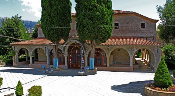 &Iota;&omega;ά&nu;&nu;&iota;&nu;&alpha;: &Kappa;&lambda;&epsilon;ί&nu;&omicron;&upsilon;&nu; &theta;έ&sigma;&epsilon;&iota;&sigmaf; &tau;&eta;&lambda;&epsilon;&phi;&omega;&nu;&iota;&kappa;ά &sigma;&tau;&iota;&sigmaf; &epsilon;&kappa;&kappa;&lambda;&eta;&sigma;ί&epsilon;&sigmaf; &gamma;&iota;&alpha; &tau;&alpha; &Theta;&epsilon;&omicron;&phi;ά&nu;&iota;&alpha;
