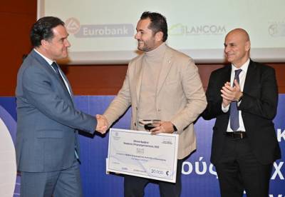 Eurobank &amp; egg - enter&bull;grow&bull;go: &Sigma;&tau;&alpha;&theta;&epsilon;&rho;ά &delta;ί&pi;&lambda;&alpha; &sigma;&tau;&eta;&nu; &kappa;&alpha;&iota;&nu;&omicron;&tau;ό&mu;&omicron; &epsilon;&pi;&iota;&chi;&epsilon;&iota;&rho;&eta;&mu;&alpha;&tau;&iota;&kappa;ό&tau;&eta;&tau;&alpha;