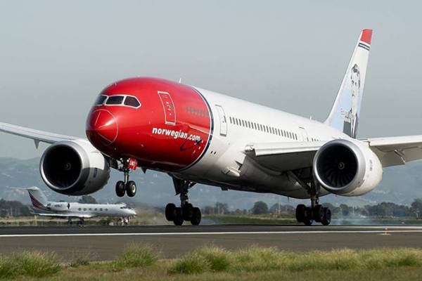 Norwegian Air: &Epsilon;&pi;&iota;&sigma;&tau;&rho;&omicron;&phi;ή &sigma;&tau;&alpha; &kappa;έ&rho;&delta;&eta; &tau;&omicron; &beta;΄ &tau;&rho;ί&mu;&eta;&nu;&omicron;