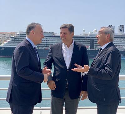&Sigma;&upsilon;&nu;ά&nu;&tau;&eta;&sigma;&eta; &Upsilon;&Nu;&Alpha;&Nu;&Pi;, &Mu;. &Beta;&alpha;&rho;&beta;&iota;&tau;&sigma;&iota;ώ&tau;&eta;, &mu;&epsilon; &tau;&omicron;&nu; &Pi;&epsilon;&rho;&iota;&phi;&epsilon;&rho;&epsilon;&iota;ά&rho;&chi;&eta; &Nu;&omicron;&tau;ί&omicron;&upsilon; &Alpha;&iota;&gamma;&alpha;ί&omicron;&upsilon;, &Gamma;. &Chi;&alpha;&tau;&zeta;&eta;&mu;ά&rho;&kappa;&omicron;