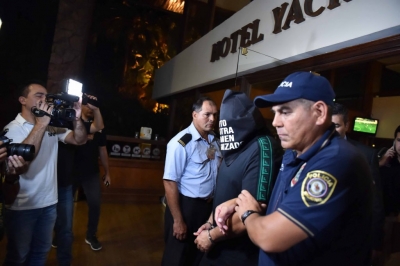 &Sigma;&upsilon;&nu;&epsilon;&lambda;ή&phi;&theta;&eta; &omicron; &Rho;&omicron;&nu;&alpha;&lambda;&nu;&tau;ί&nu;&iota;&omicron; &sigma;&tau;&eta;&nu; &Pi;&alpha;&rho;&alpha;&gamma;&omicron;&upsilon;ά&eta; &mu;&epsilon; &pi;&lambda;&alpha;&sigma;&tau;ό &delta;&iota;&alpha;&beta;&alpha;&tau;ή&rho;&iota;&omicron;