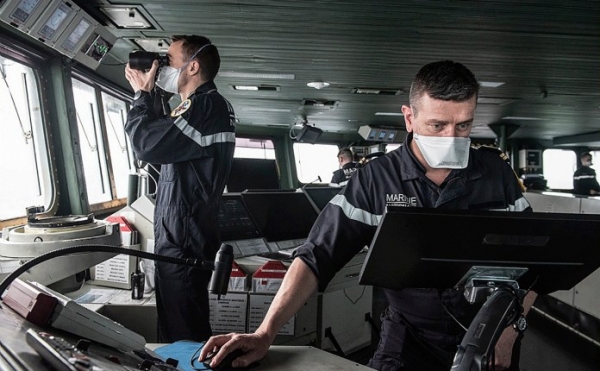 &Theta;&epsilon;&tau;&iota;&kappa;&omicron;ί &sigma;&tau;&omicron;&nu; &kappa;&omicron;&rho;&omega;&nu;&omicron;ϊό 668 &nu;&alpha;ύ&tau;&epsilon;&sigmaf; &tau;&omicron;&upsilon; &alpha;&epsilon;&rho;&omicron;&pi;&lambda;&alpha;&nu;&omicron;&phi;ό&rho;&omicron;&upsilon; Charles-de-Gaulle