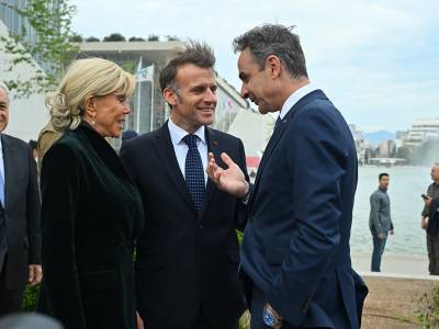 &Kappa;&upsilon;&rho;. &Mu;&eta;&tau;&sigma;&omicron;&tau;ά&kappa;&eta;&sigmaf;: &Epsilon;&lambda;&lambda;ά&delta;&alpha; &kappa;&alpha;&iota; &Gamma;&alpha;&lambda;&lambda;ί&alpha; &gamma;&iota;&nu;ό&mu;&alpha;&sigma;&tau;&epsilon; έ&nu;&alpha;&sigmaf; &iota;&sigma;&chi;&upsilon;&rho;ό&sigmaf; ά&xi;&omicron;&nu;&alpha;&sigmaf; &sigma;&tau;&eta; &Mu;&epsilon;&sigma;ό&gamma;&epsilon;&iota;&omicron;