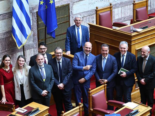 &Psi;&eta;&phi;ί&sigma;&tau;&eta;&kappa;&epsilon; &kappa;&alpha;&tau;ά &pi;&lambda;&epsilon;&iota;&omicron;&psi;&eta;&phi;ί&alpha; &eta; &Epsilon;&nu;&epsilon;&rho;&gamma;&epsilon;&iota;&alpha;&kappa;ή &Sigma;&upsilon;&mu;&phi;&omega;&nu;ί&alpha; &Epsilon;&lambda;&lambda;ά&delta;&alpha;&sigmaf; &mu;&epsilon; CHEVRON &amp; &laquo;HELLENIC Energy