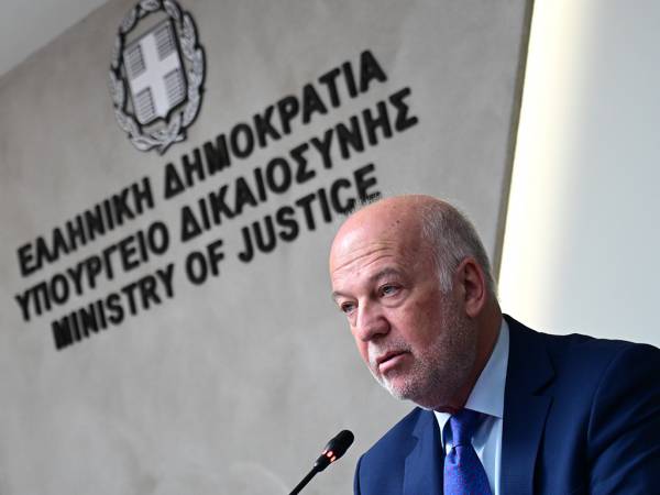 &Gamma;. &Phi;&lambda;&omega;&rho;ί&delta;&eta;&sigmaf;: &Alpha;&upsilon;&tau;&epsilon;&pi;ά&gamma;&gamma;&epsilon;&lambda;&tau;&eta; &delta;&iota;&kappa;&omicron;&gamma;&rho;&alpha;&phi;ί&alpha; &gamma;&iota;&alpha; &kappa;&alpha;&kappa;&omicron;ύ&rho;&gamma;&eta;&mu;&alpha; &kappa;&alpha;&tau;ά &tau;&eta;&sigmaf; &Zeta;&omega;ή&sigmaf; &Kappa;&omega;&nu;&sigma;&tau;&alpha;&nu;&tau;&omicron;&pi;&omicron;ύ&lambda;&omicron;&upsilon; &gamma;&iota;&alpha; &tau;&alpha; &beta;ί&nu;&tau;&epsilon;&omicron; &sigma;&tau;&eta; &delta;ί&kappa;&eta; &tau;&omega;&nu; &Tau;&epsilon;&mu;&pi;ώ&nu;