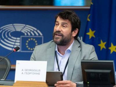 &Mu;&epsilon;&tau;ά &tau;&iota;&sigmaf; 30 &Mu;&alpha;ΐ&omicron;&upsilon; &eta; ά&rho;&sigma;&eta; &alpha;&sigma;&upsilon;&lambda;ί&alpha;&sigmaf; &tau;&omicron;&upsilon; &Alpha;&lambda;έ&xi;&eta; &Gamma;&epsilon;&omega;&rho;&gamma;&omicron;ύ&lambda;&eta;