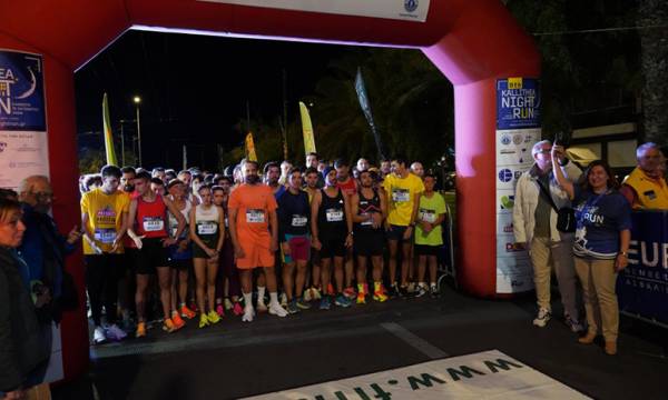 &Eta; Euroins &Epsilon;&lambda;&lambda;ά&delta;&omicron;&sigmaf; &laquo;&tau;&rho;έ&chi;&epsilon;&iota;&raquo; &sigma;&tau;&omicron; Kallithea Night Run