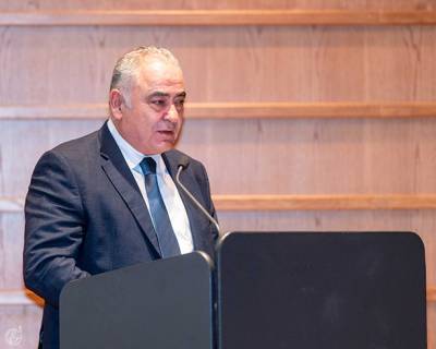 &Gamma;. &Chi;&alpha;&tau;&zeta;&eta;&theta;&epsilon;&omicron;&delta;&omicron;&sigma;ί&omicron;&upsilon;:  &Alpha;&pi;&alpha;&iota;&tau;&epsilon;ί&tau;&alpha;&iota; &sigma;&upsilon;&nu;έ&chi;&epsilon;&iota;&alpha; &sigma;&tau;&eta; &mu;&epsilon;ί&omega;&sigma;&eta; &tau;&omega;&nu; &tau;&rho;&alpha;&pi;&epsilon;&zeta;&iota;&kappa;ώ&nu; &chi;&rho;&epsilon;ώ&sigma;&epsilon;&omega;&nu;