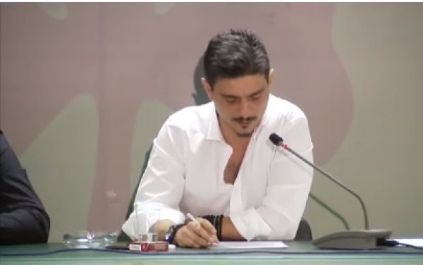 &Sigma;&tau;&omicron;&nu; Ό&mu;&iota;&lambda;&omicron; &Gamma;&iota;&alpha;&nu;&nu;&alpha;&kappa;ό&pi;&omicron;&upsilon;&lambda;&omicron;&upsilon; &omicron;&iota; &pi;&rho;ώ&eta;&nu; &kappa;&alpha;&tau;&alpha;&sigma;&kappa;&eta;&nu;ώ&sigma;&epsilon;&iota;&sigmaf; &Lambda;&omicron;ύ&tau;&sigma;&alpha;&sigmaf;, &sigma;&tau;&eta;&nu; &Pi;ά&rho;&gamma;&alpha;