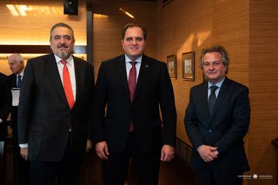 &Omicron; &Gamma;. &Pi;&iota;&tau;&sigma;&iota;&lambda;ή&sigmaf; &sigma;&tau;&eta;&nu; &Epsilon;&Epsilon;&Nu;&Mu;&Alpha; -  &Omicron; &Phi;&Pi;&Alpha; &sigma;&tau;&alpha; &nu;&alpha;&upsilon;&pi;&eta;&gamma;&epsilon;ί&alpha; &tau;&rho;&omicron;&chi;&omicron;&pi;έ&delta;&eta; &sigma;&tau;&eta; &pi;&rho;ά&sigma;&iota;&nu;&eta; &mu;&epsilon;&tau;ά&beta;&alpha;&sigma;&eta;