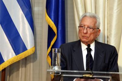 &Pi;έ&theta;&alpha;&nu;&epsilon; &omicron; &Pi;έ&tau;&rho;&omicron;&sigmaf; &Mu;&omicron;&lambda;&upsilon;&beta;&iota;ά&tau;&eta;&sigmaf;