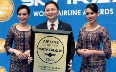 Singapore Airlines: &Eta; &kappa;&alpha;&lambda;ύ&tau;&epsilon;&rho;&eta; &alpha;&epsilon;&rho;&omicron;&pi;&omicron;&rho;&iota;&kappa;ή &epsilon;&tau;&alpha;&iota;&rho;&epsilon;ί&alpha; &sigma;&tau;&omicron;&nu; &kappa;ό&sigma;&mu;&omicron; &sigma;&tau;&alpha; &beta;&rho;&alpha;&beta;&epsilon;ί&alpha; Skytrax 2023
