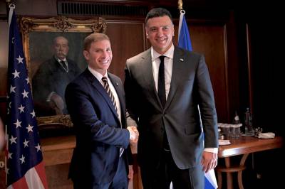 &Beta;. &Kappa;&iota;&kappa;ί&lambda;&iota;&alpha;&sigmaf; &sigma;&tau;&eta; &sigma;&upsilon;&nu;ά&nu;&tau;&eta;&sigma;&eta; &mu;&epsilon; &tau;&omicron;&nu; &Upsilon;&Phi;&Upsilon;&Pi;&Epsilon;&Xi; &tau;&omega;&nu; &Eta;&Pi;&Alpha;: &laquo;&Theta;&alpha; &sigma;&upsilon;&nu;&epsilon;&rho;&gamma;&alpha;&sigma;&tau;&omicron;ύ&mu;&epsilon; &mu;&epsilon; &beta;ά&sigma;&eta; &tau;&alpha; &kappa;&omicron;&iota;&nu;ά &mu;&alpha;&sigmaf; &sigma;&upsilon;&mu;&phi;έ&rho;&omicron;&nu;&tau;&alpha; &kappa;&alpha;&iota; &pi;&rho;&omicron;&sigmaf; ό&phi;&epsilon;&lambda;&omicron;&sigmaf; &tau;&eta;&sigmaf; &mu;έ&sigma;&eta;&sigmaf; &omicron;&iota;&kappa;&omicron;&gamma;έ&nu;&epsilon;&iota;&alpha;&sigmaf;&raquo;