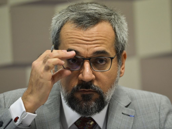 &Tau;&omicron; &pi;&rho;&omicron;&sigma;&omega;&pi;&iota;&kappa;ό &tau;&eta;&sigmaf; &Pi;&alpha;&gamma;&kappa;ό&sigma;&mu;&iota;&alpha;&sigmaf; &Tau;&rho;ά&pi;&epsilon;&zeta;&alpha;&sigmaf; &epsilon;&nu;&alpha;&nu;&tau;&iota;ώ&nu;&epsilon;&tau;&alpha;&iota; &sigma;&tau;&eta;&nu; &upsilon;&pi;&omicron;&psi;&eta;&phi;&iota;ό&tau;&eta;&tau;&alpha; &Beta;ά&iota;&nu;&tau;&rho;&alpha;&omicron;&upsilon;&mu;&pi;