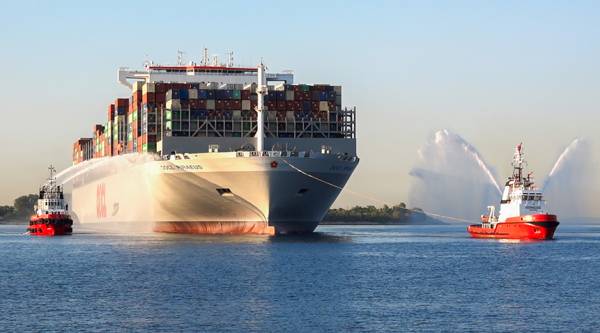&Eta; PCT &kappa;&alpha;&lambda;&omega;&sigma;&omicron;&rho;ί&zeta;&epsilon;&iota; &tau;&omicron; OOCL PIRAEUS έ&nu;&alpha; &alpha;&pi;ό &tau;&alpha; &mu;&epsilon;&gamma;&alpha;&lambda;ύ&tau;&epsilon;&rho;&alpha; &pi;&lambda;&omicron;ί&alpha; &kappa;&omicron;&nu;&tau;έ&iota;&nu;&epsilon;&rho; &sigma;&tau;&omicron;&nu; &kappa;ό&sigma;&mu;&omicron;