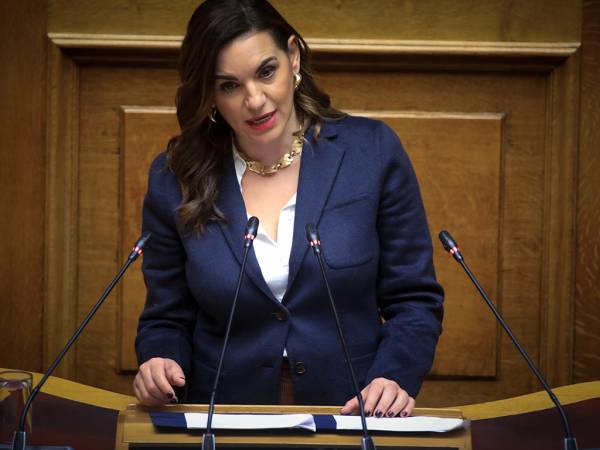 Ό&lambda;&gamma;&alpha; &Kappa;&epsilon;&phi;&alpha;&lambda;&omicron;&gamma;&iota;ά&nu;&nu;&eta;: &Delta;&epsilon;&nu; &kappa;&rho;ύ&beta;&omega; ό&tau;&iota; έ&kappa;&alpha;&nu;&alpha; &chi;&rho;ή&sigma;&eta; &tau;&eta;&sigmaf; &tau;&rho;&omicron;&pi;&omicron;&lambda;&omicron;&gamma;ί&alpha;&sigmaf; - &Alpha;&nu;&tau;&iota;&mu;&epsilon;&tau;&omega;&pi;ί&zeta;&omega; &delta;ύ&sigma;&kappa;&omicron;&lambda;&eta; &pi;&rho;&alpha;&gamma;&mu;&alpha;&tau;&iota;&kappa;ό&tau;&eta;&tau;&alpha;