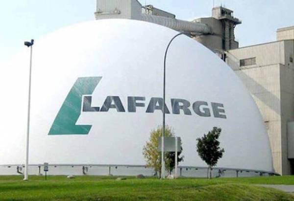 &Eta;&Pi;&Alpha;: &Pi;&rho;ό&sigma;&tau;&iota;&mu;&omicron; $778 &epsilon;&kappa;&alpha;&tau;. &sigma;&tau;&eta; Lafarge &gamma;&iota;&alpha; &upsilon;&lambda;&iota;&kappa;ή &upsilon;&pi;&omicron;&sigma;&tau;ή&rho;&iota;&xi;&eta; &tau;&omicron;&upsilon; ISIS