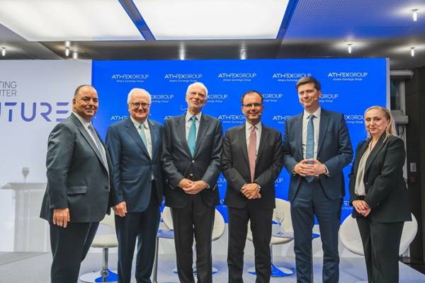 &Eta; &nu;έ&alpha; &epsilon;&tau;&alpha;&iota;&rho;&iota;&kappa;ή &epsilon;&iota;&kappa;ό&nu;&alpha; &kappa;&alpha;&iota; &tau;&alpha;&upsilon;&tau;ό&tau;&eta;&tau;&alpha; &tau;&omicron;&upsilon; &Chi;&rho;&eta;&mu;&alpha;&tau;&iota;&sigma;&tau;&eta;&rho;ί&omicron;&upsilon; &Alpha;&theta;&eta;&nu;ώ&nu;