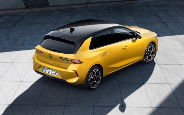 &Tau;&omicron; &nu;έ&omicron; Opel Astra &mu;&epsilon; &sigma;&upsilon;&nu;&alpha;&rho;&pi;&alpha;&sigma;&tau;&iota;&kappa;ή &sigma;&chi;&epsilon;&delta;ί&alpha;&sigma;&eta; &kappa;&alpha;&iota; &kappa;&omicron;&rho;&upsilon;&phi;&alpha;ί&alpha; &tau;&epsilon;&chi;&nu;&omicron;&lambda;&omicron;&gamma;ί&alpha;