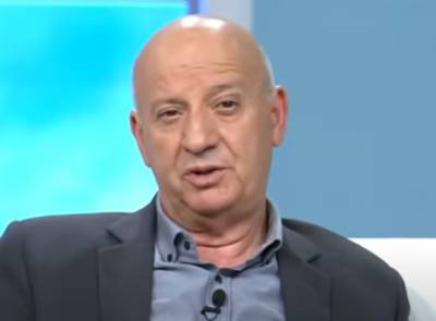 &Theta;. &Kappa;&alpha;&tau;&epsilon;&rho;&iota;&nu;ό&pi;&omicron;&upsilon;&lambda;&omicron;&sigmaf;: &laquo;&Tau;έ&rho;&alpha;&sigmaf; &psi;&upsilon;&chi;&rho;&alpha;&iota;&mu;ί&alpha;&sigmaf;&raquo; &omicron; &Mu;ά&nu;&omicron;&sigmaf; &Delta;&alpha;&sigma;&kappa;&alpha;&lambda;ά&kappa;&eta;&sigmaf;... &mu;&pi;&rho;ά&beta;&omicron; &tau;&omicron;&upsilon;