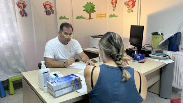 Ό&mu;&iota;&lambda;&omicron;&sigmaf; &Epsilon;&upsilon;&rho;&omega;&kappa;&lambda;&iota;&nu;&iota;&kappa;ή&sigmaf;: &Delta;&omega;&rho;&epsilon;ά&nu; &epsilon;&xi;&epsilon;&tau;ά&sigma;&epsilon;&iota;&sigmaf; &mu;&alpha;&sigma;&tau;ώ&nu; &kappa;&alpha;&iota; &theta;&upsilon;&rho;&epsilon;&omicron;&epsilon;&iota;&delta;&omicron;ύ&sigmaf; &sigma;&tau;&eta;&nu; &Pi;ά&tau;&mu;&omicron;