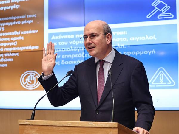 &Kappa;. &Chi;&alpha;&tau;&zeta;&eta;&delta;ά&kappa;&eta;&sigmaf;: &Omicron;&iota; 14 &pi;&alpha;&rho;&epsilon;&mu;&beta;ά&sigma;&epsilon;&iota;&sigmaf; &tau;&eta;&sigmaf; &kappa;&upsilon;&beta;έ&rho;&nu;&eta;&sigma;&eta;&sigmaf; &gamma;&iota;&alpha; &tau;&eta;&nu; &kappa;&alpha;&tau;&alpha;&pi;&omicron;&lambda;έ&mu;&eta;&sigma;&eta; &tau;&eta;&sigmaf; &gamma;&rho;&alpha;&phi;&epsilon;&iota;&omicron;&kappa;&rho;&alpha;&tau;ί&alpha;&sigmaf;