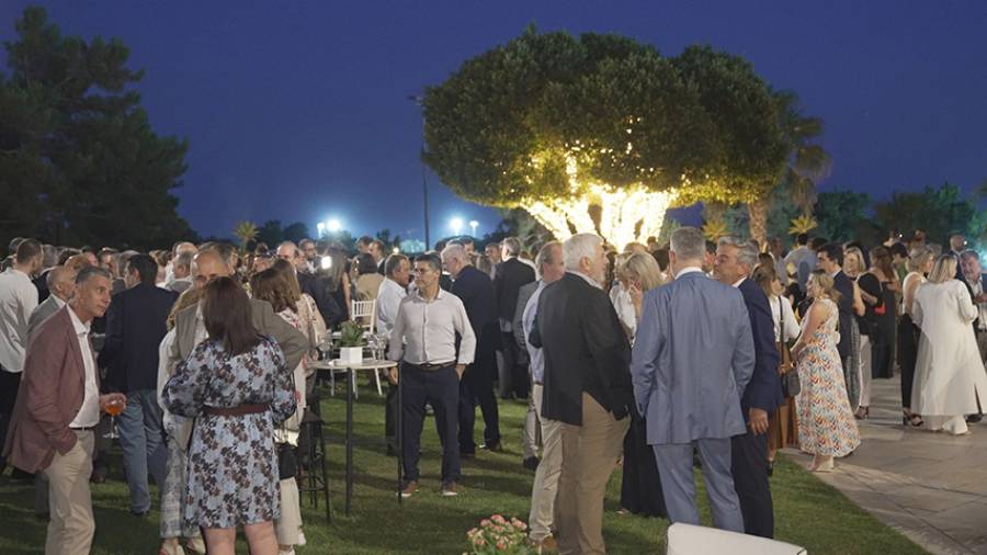 &Epsilon;&tau;ή&sigma;&iota;&alpha; &kappa;&alpha;&lambda;&omicron;&kappa;&alpha;&iota;&rho;&iota;&nu;ή &sigma;&upsilon;&nu;ά&nu;&tau;&eta;&sigma;&eta; &Sigma;&Epsilon;&Sigma;&Alpha;&Epsilon;