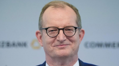 Supervisory Board of Commerzbank agrees to consensual termination of appointment and contract of CEO Martin Zielke