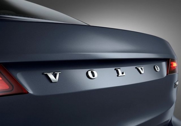 Volvo: &Mu;&epsilon;&iota;ώ&nu;&epsilon;&iota; &tau;&eta;&nu; &pi;&alpha;&rho;&alpha;&gamma;&omega;&gamma;ή &lambda;ό&gamma;&omega; έ&lambda;&lambda;&epsilon;&iota;&psi;&eta;&sigmaf; &eta;&mu;&iota;&alpha;&gamma;&omega;&gamma;ώ&nu;