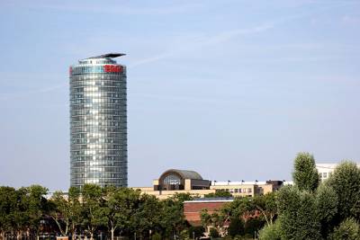 ERGO: &Alpha;&pi;&omicron;&kappa;&tau;ά &tau;&eta;&nu; Next Insurance &mu;έ&sigma;&omega; &tau;&eta;&sigmaf; Munich Re
