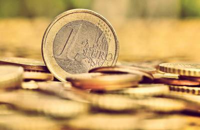 &Sigma;&tau;&alpha; 354 &delta;&iota;&sigma;. &epsilon;&upsilon;&rho;ώ &sigma;&kappa;&alpha;&rho;&phi;ά&lambda;&omega;&sigma;&epsilon; &tau;&omicron; &chi;&rho;έ&omicron;&sigmaf; &tau;&eta;&sigmaf; &Epsilon;&lambda;&lambda;ά&delta;&alpha;&sigmaf;