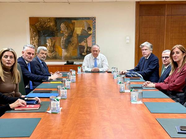 &Sigma;&upsilon;&nu;ά&nu;&tau;&eta;&sigma;&eta; &Epsilon;&Alpha;&Epsilon;&Epsilon; &mu;&epsilon; &tau;&omicron;&nu; &Tau;ά&kappa;&eta; &Theta;&epsilon;&omicron;&delta;&omega;&rho;&iota;&kappa;ά&kappa;&omicron; &gamma;&iota;&alpha; &tau;&alpha; &alpha;&sigma;&phi;ά&lambda;&iota;&sigma;&tau;&rho;&alpha; &Upsilon;&gamma;&epsilon;ί&alpha;&sigmaf;