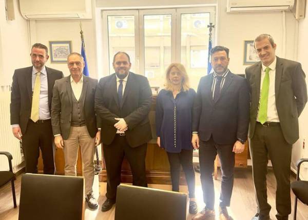 &Sigma;&upsilon;&nu;ά&nu;&tau;&eta;&sigma;&eta; &Sigma;&Pi;&Alpha;&Tau;&Epsilon; &mu;&epsilon; &Upsilon;&pi;&omicron;&upsilon;&rho;&gamma;&epsilon;ί&omicron; &Omicron;&iota;&kappa;&omicron;&nu;&omicron;&mu;&iota;&kappa;ώ&nu; (&Upsilon;&Pi;&Epsilon;&Theta;&Omicron;)