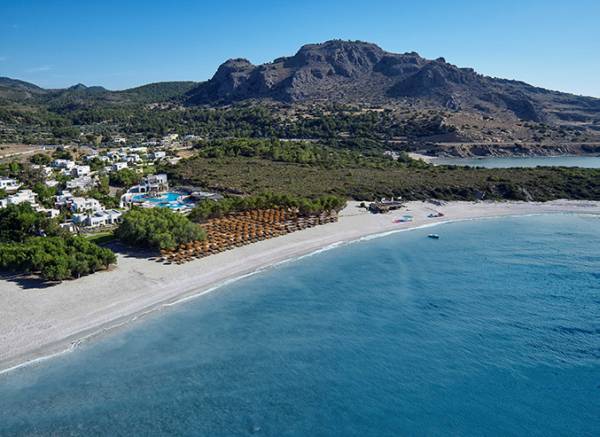 &Eta; SWOT Hospitality &pi;&alpha;&rho;&omicron;&upsilon;&sigma;&iota;ά&zeta;&epsilon;&iota; &tau;&omicron; &pi;&omicron;&lambda;&upsilon;&tau;&epsilon;&lambda;έ&sigmaf; Lindian Village Beach Resort Rhodes, Curio Collection by Hilton