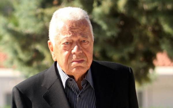 &Pi;έ&theta;&alpha;&nu;&epsilon; &pi;&lambda;ή&rho;&eta;&sigmaf; &eta;&mu;&epsilon;&rho;ώ&nu; &omicron; &epsilon;&kappa;&delta;ό&tau;&eta;&sigmaf; &Gamma;&iota;ώ&rho;&gamma;&omicron;&sigmaf; &Mu;&pi;ό&mu;&pi;&omicron;&lambda;&alpha;&sigmaf;