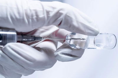 Pfizer &kappa;&alpha;&iota; BioNTech &epsilon;&nu;&delta;έ&chi;&epsilon;&tau;&alpha;&iota; &nu;&alpha; &delta;&iota;&omicron;&chi;&epsilon;&tau;&epsilon;ύ&sigma;&omicron;&upsilon;&nu; &sigma;&tau;&eta;&nu; &Epsilon;&Epsilon; 200 &epsilon;&kappa;&alpha;&tau;. &delta;ό&sigma;&epsilon;&iota;&sigmaf; &tau;&omicron;&upsilon; &upsilon;&pi;&omicron;&psi;ή&phi;&iota;&omicron;&upsilon; mRNA &epsilon;&mu;&beta;&omicron;&lambda;ί&omicron;&upsilon;