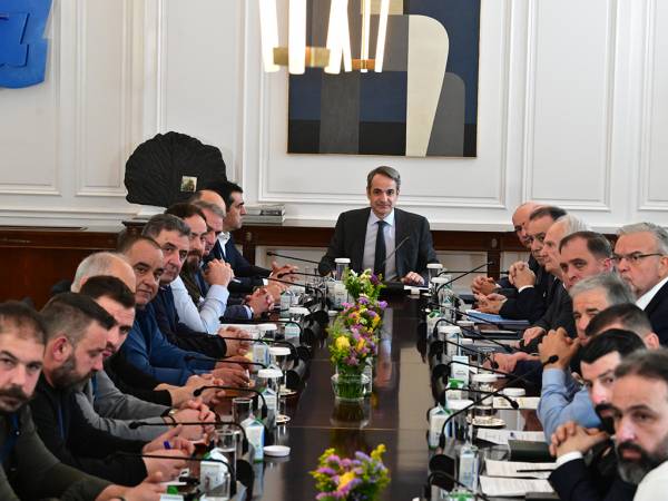 &Kappa;. &Mu;&eta;&tau;&sigma;&omicron;&tau;ά&kappa;&eta;&sigmaf; &sigma;&tau;&eta; &sigma;&upsilon;&nu;ά&nu;&tau;&eta;&sigma;&eta; &mu;&epsilon; &kappa;&tau;&eta;&nu;&omicron;&tau;&rho;ό&phi;&omicron;&upsilon;&sigmaf;: &Pi;&rho;&omicron;&tau;&epsilon;&rho;&alpha;&iota;ό&tau;&eta;&tau;ά &mu;&alpha;&sigmaf; &eta; &omicron;&rho;&iota;&sigma;&tau;&iota;&kappa;ή &epsilon;&kappa;&rho;ί&zeta;&omega;&sigma;&eta; &tau;&eta;&sigmaf; &epsilon;&upsilon;&lambda;&omicron;&gamma;&iota;ά&sigmaf;