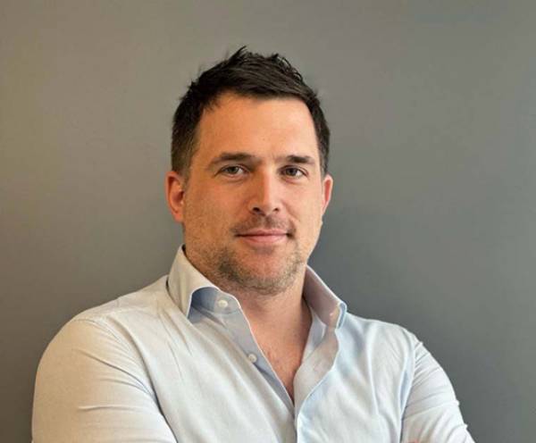 Howden Hellas: &Omicron; &Iota;&omega;ά&nu;&nu;&eta;&sigmaf; &Pi;&omicron;&lambda;ί&tau;&eta;&sigmaf; &sigma;&tau;&eta; &theta;έ&sigma;&eta; &tau;&omicron;&upsilon;  Associate Director, Financial Lines