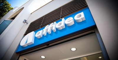 Affidea: &Mu;&epsilon; &upsilon;&pi;&epsilon;ύ&theta;&upsilon;&nu;&eta; &sigma;&tau;ά&sigma;&eta; &alpha;&pi;έ&nu;&alpha;&nu;&tau;&iota; &sigma;&tau;&omicron;&upsilon;&sigmaf; &sigma;&upsilon;&mu;&pi;&omicron;&lambda;ί&tau;&epsilon;&sigmaf; &tau;&eta;&sigmaf; &sigma;&tau;&eta;&nu; &kappa;&rho;ί&sigma;&iota;&mu;&eta; ώ&rho;&alpha;