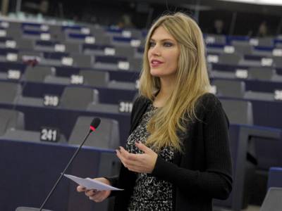 &Alpha;&nu;&alpha;&sigma;&tau;έ&lambda;&lambda;&omicron;&nu;&tau;&alpha;&iota; ό&lambda;&epsilon;&sigmaf; &omicron;&iota; &alpha;&rho;&mu;&omicron;&delta;&iota;ό&tau;&eta;&tau;&epsilon;&sigmaf; &tau;&eta;&sigmaf; &Epsilon;ύ&alpha;&sigmaf; &Kappa;&alpha;ϊ&lambda;ή &mu;&epsilon; &alpha;&pi;ό&phi;&alpha;&sigma;&eta; &tau;&eta;&sigmaf; &pi;&rho;&omicron;έ&delta;&rho;&omicron;&upsilon; &tau;&omicron;&upsilon; &Epsilon;&upsilon;&rho;&omega;&kappa;&omicron;&iota;&nu;&omicron;&beta;&omicron;&upsilon;&lambda;ί&omicron;&upsilon;