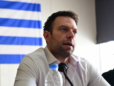 &laquo;Mea culpa&raquo; &alpha;&pi;ό &Kappa;&alpha;&sigma;&sigma;&epsilon;&lambda;ά&kappa;&eta; &gamma;&iota;&alpha; &tau;&eta;&nu; &pi;&alpha;&rho;&omicron;&upsilon;&sigma;ί&alpha;&sigma;&eta; &tau;&omega;&nu; &sigma;&pi;&iota;&tau;&iota;ώ&nu; &tau;&omicron;&upsilon;