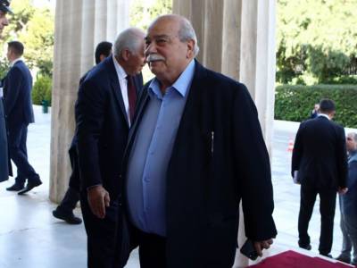 &Alpha;&pi;&omicron;&chi;ώ&rho;&eta;&sigma;&epsilon; &kappa;&alpha;&iota; &omicron; &Nu;ί&kappa;&omicron;&sigmaf; &Beta;&omicron;ύ&tau;&sigma;&eta;&sigmaf; &alpha;&pi;ό &tau;&omicron;&nu; &Sigma;&Upsilon;&Rho;&Iota;&Zeta;&Alpha;