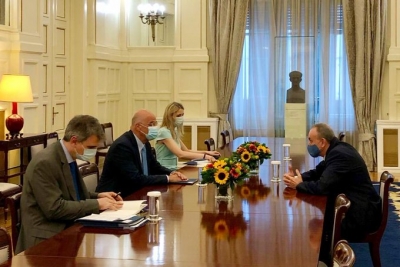 &Sigma;&upsilon;&nu;ά&nu;&tau;&eta;&sigma;&eta; &Nu;. &Delta;έ&nu;&delta;&iota;&alpha; &mu;&epsilon; &tau;&omicron;&nu; &pi;&rho;έ&sigma;&beta;&eta; &tau;&eta;&sigmaf; &Beta;&omicron;&upsilon;&lambda;&gamma;&alpha;&rho;ί&alpha;&sigmaf;