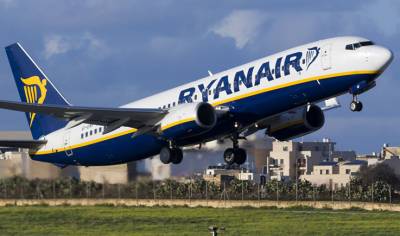 Ryanair: &Kappa;&lambda;&epsilon;ί&nu;&epsilon;&iota; &tau;&eta; &beta;ά&sigma;&eta; &tau;&eta;&sigmaf; &sigma;&tau;&omicron; &alpha;&epsilon;&rho;&omicron;&delta;&rho;ό&mu;&iota;&omicron; &tau;&omega;&nu; &Beta;&rho;&upsilon;&xi;&epsilon;&lambda;&lambda;ώ&nu;