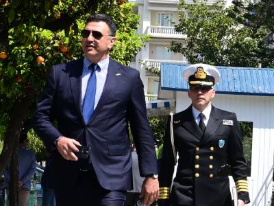 &Beta;. &Kappa;&iota;&kappa;ί&lambda;&iota;&alpha;&sigmaf;: &laquo;&Eta; &kappa;&rho;ί&sigma;&eta; &sigma;&tau;&eta; &Mu;. &Alpha;&nu;&alpha;&tau;&omicron;&lambda;ή &epsilon;&pi;&eta;&rho;&epsilon;ά&zeta;&epsilon;&iota; &tau;&rho;ό&phi;&iota;&mu;&alpha;, &epsilon;&nu;έ&rho;&gamma;&epsilon;&iota;&alpha;, &mu;&epsilon;&tau;&alpha;&phi;&omicron;&rho;έ&sigmaf;&raquo;