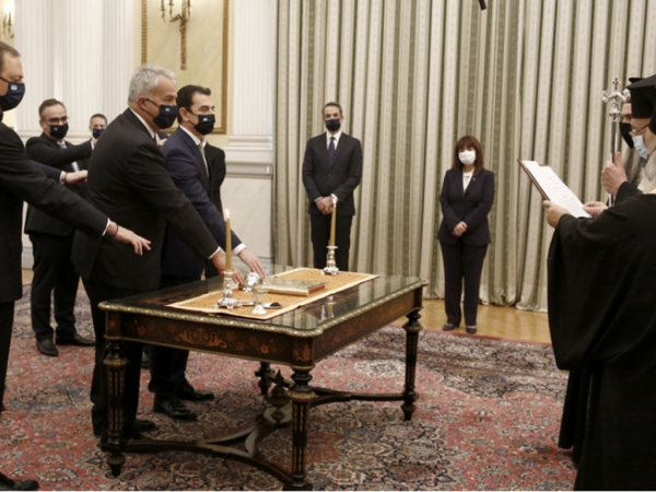 &Eta; &omicron;&rho;&kappa;&omega;&mu;&omicron;&sigma;ί&alpha; &tau;&omega;&nu; &nu;έ&omega;&nu; &mu;&epsilon;&lambda;ώ&nu; &tau;&eta;&sigmaf; &kappa;&upsilon;&beta;έ&rho;&nu;&eta;&sigma;&eta;&sigmaf;